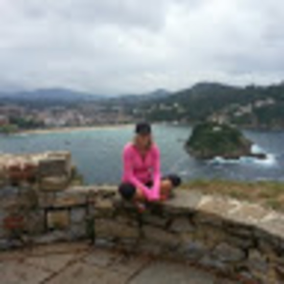 Meet your Posher, Gizelle - Picture 1 of 1